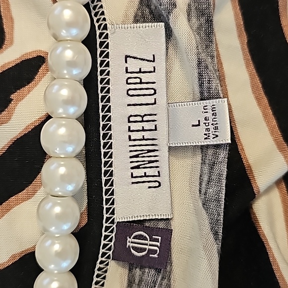 Jennifer Lopez Zebra print Modal blend 3/4 Sleeve Top Size Large - Picture 5 of 6